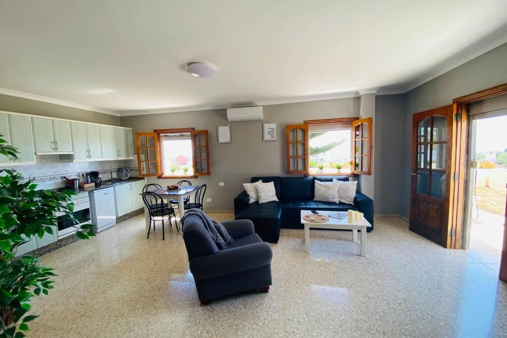 2 Apartments With Private Pool At Villa Diaz Aleman 살로브레 외부 사진